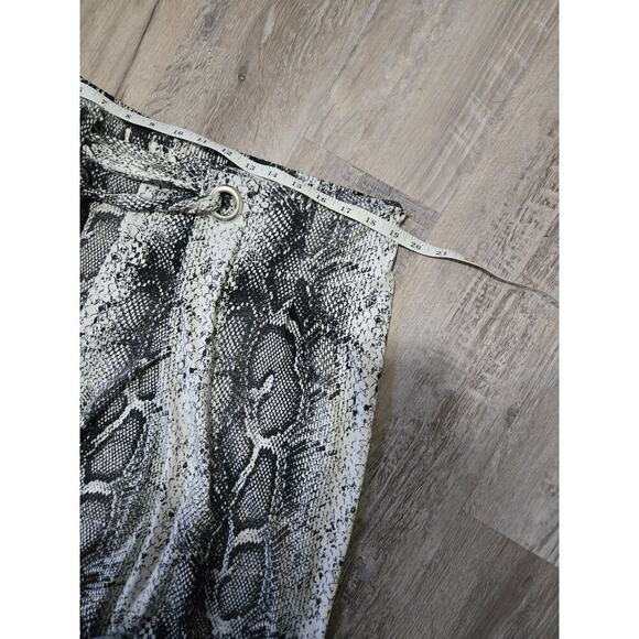 Goddess Wide Leg Pants Size 1X Snake Print Gray White Loose Fit Palazzo Poplin - Picture 10 of 12